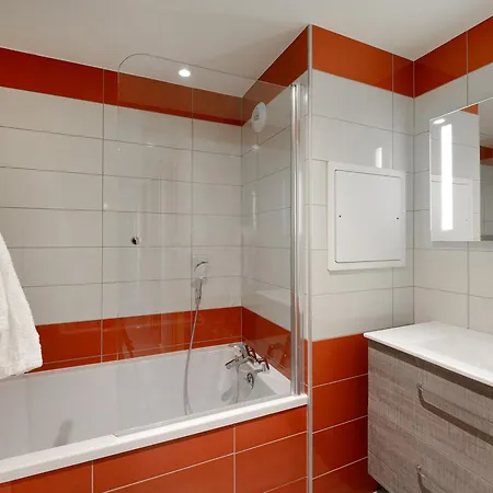 Apartament Renove Pres Des Pistes Avec Espace Bien-etre Et Parking - Fr-1-181-1115 *