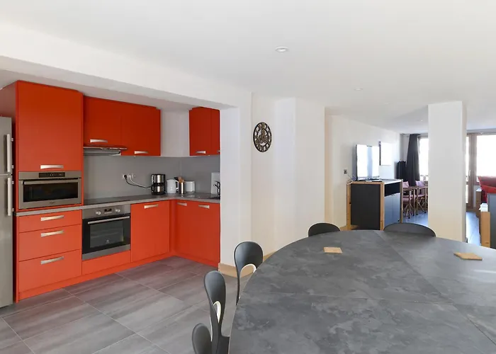 Renove Pres Des Pistes Avec Espace Bien-etre Et Parking - Fr-1-181-1115 La Plagne