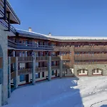 Rénové Près Des Pistes Avec Espace Bien-être Et Parking - Fr-1-181-1115 *